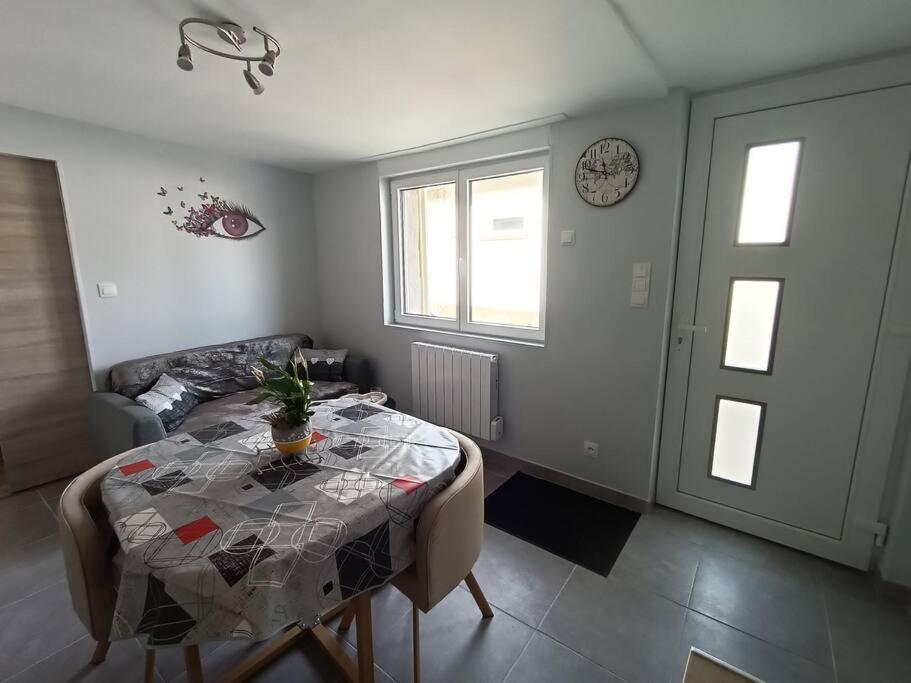 Le Hutteau Apartment Vaudricourt Exterior photo